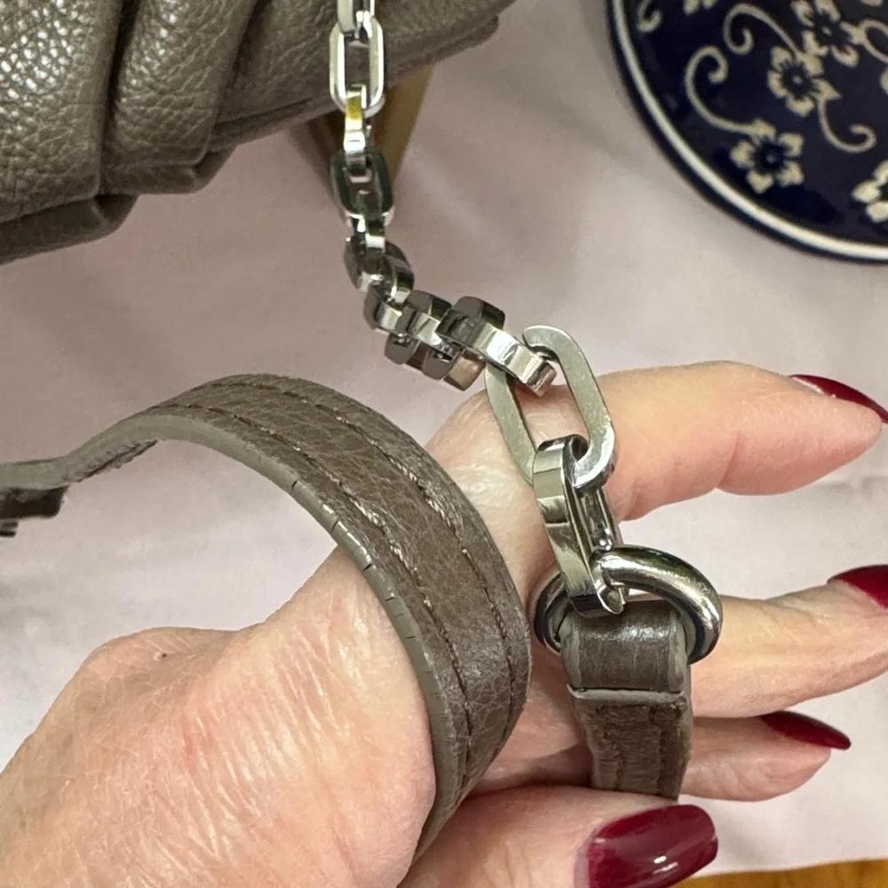 Marc by Marc Jacobs Classic Q Karlie Taupe Leather Crossbody or Clutch NWOT - Picture 9 of 9